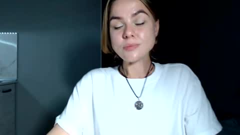 Snapshot of happy_fox_ chatting on 10, 6, 2026 happy_fox_ online show from 10, 6, 2026