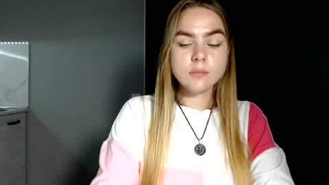 Snapshot of happy_fox_ chatting on 3, 7, 2026 happy_fox_ online show from 3, 7, 2026