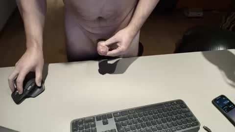 Snapshot of happybugger chatting on 14, 11, 2025 Cum for you online show from 14, 11, 2025