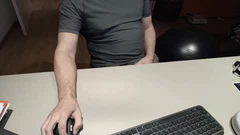 Snapshot of happybugger chatting on 16, 11, 2025 Cum for you online show from 16, 11, 2025