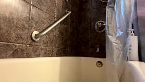 Snapshot of happyhogan1 chatting on 1, 2, 2026 Jhonassmann12 online show from 1, 2, 2026