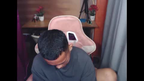 Snapshot of hard_dickzhack chatting on 13, 11, 2025 hard dickzhack online show from 13, 11, 2025