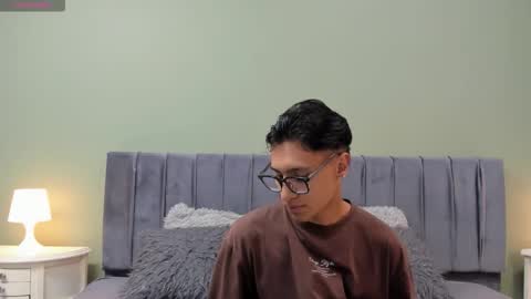 Snapshot of hardcore_heat chatting on 5, 1, 2026 Kade and Demi online show from 5, 1, 2026