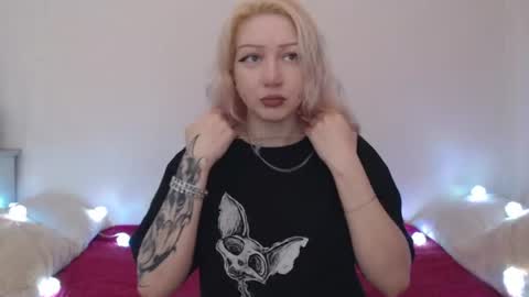 Snapshot of hardcore_x chatting on 5, 7, 2026 Emily online show from 5, 7, 2026