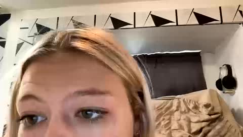 Snapshot of harper7381088 chatting on 10, 10, 2025 Harper online show from 10, 10, 2025