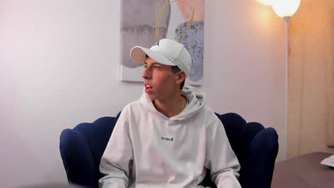 Snapshot of harry_klein chatting on 23, 9, 2025 H K online show from 23, 9, 2025