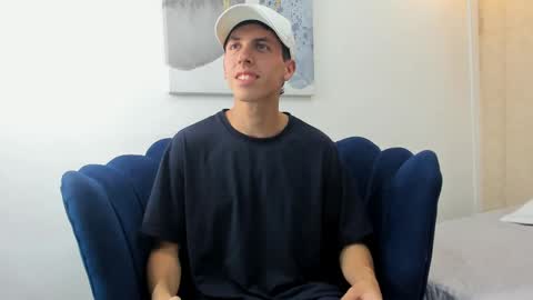 Snapshot of harry_klein chatting on 2, 10, 2025 H K online show from 2, 10, 2025