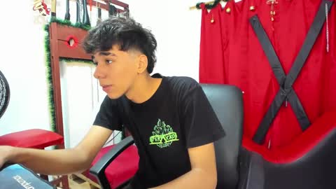 Snapshot of harry_latinboy chatting on 15, 12, 2024 Harry online show from 15, 12, 2024