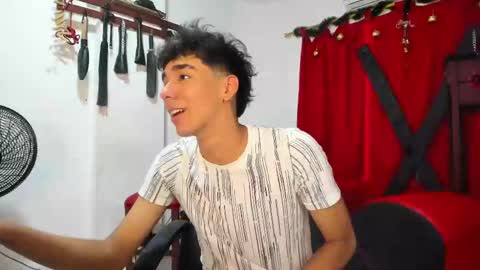 Snapshot of harry_latinboy chatting on 17, 12, 2024 Harry online show from 17, 12, 2024