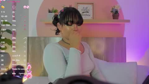 Snapshot of harubun chatting on 29, 10, 2025 L A U R A online show from 29, 10, 2025