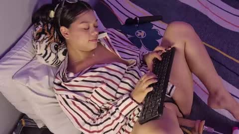 hatsajones online show from 17, 4, 2026