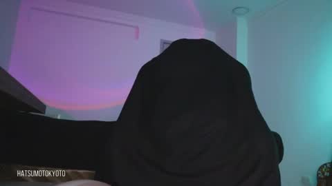 Snapshot of hatsumotokyoto chatting on 11, 10, 2025 More content 2 online show from 11, 10, 2025