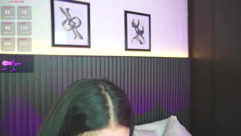 Snapshot of hay1_ chatting on 8, 11, 2025 haylie See you tonight at 8pm Colombia time online show from 8, 11, 2025