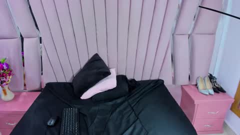 hazel_18_ online show from 18, 4, 2026