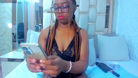 hazel_lanee online show from 4, 11, 2025