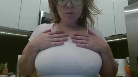 Hazel online show from 12, 5, 2026