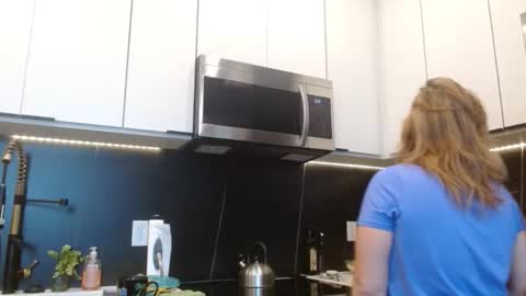 Snapshot of hazel_skye chatting on 4, 6, 2026 Hazel online show from 4, 6, 2026