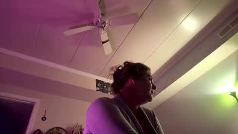 Snapshot of heatskii chatting on 12, 11, 2025 heatskii online show from 12, 11, 2025