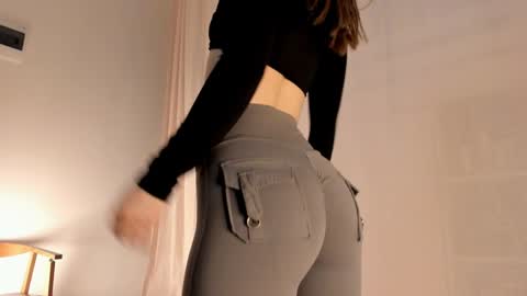 Snapshot of hee_jeen chatting on 26, 2, 2025 Jeen online show from 26, 2, 2025