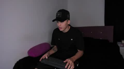 heellboy_ online show from 6, 4, 2026