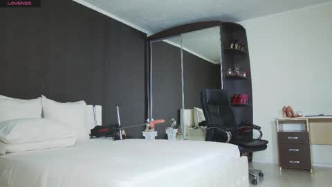 Helen online show from 21, 3, 2026