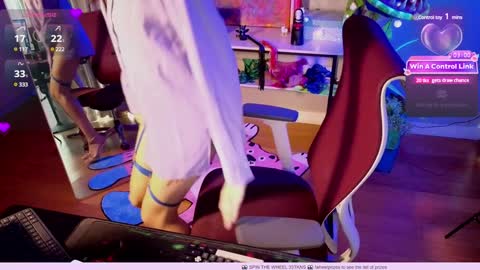 Snapshot of heidiluceous chatting on 15, 1, 2025 Heidi brunette Foxy red head and Carrie blondie online show from 15, 1, 2025