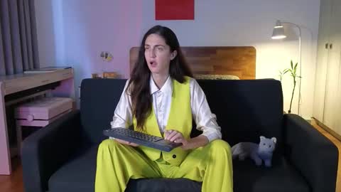 Snapshot of heidiluceous chatting on 18, 11, 2025 Heidi brunette Foxy red head and Carrie blondie online show from 18, 11, 2025