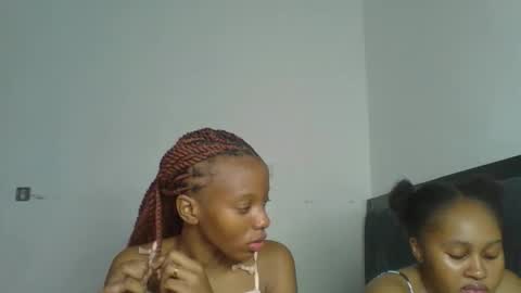 Snapshot of heilybunny chatting on 6, 5, 2026 heilybunny online show from 6, 5, 2026
