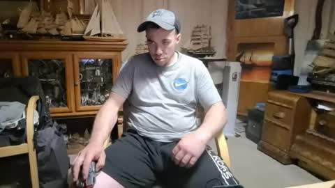 xxScubaStevexx online show from 20, 4, 2026