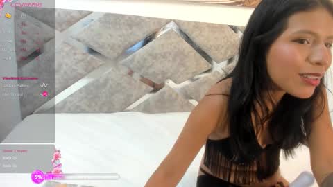 Snapshot of heleenhott_ chatting on 5, 11, 2025 hellen online show from 5, 11, 2025