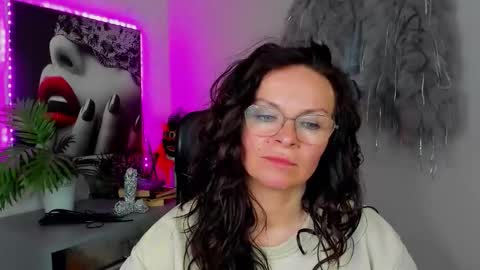 Helen online show from 15, 4, 2026