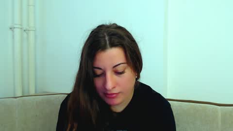 helen_adams_ online show from 2, 12, 2024