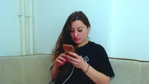 helen_adams_ online show from 19, 12, 2024