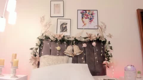 Helen  online show from 24, 12, 2024