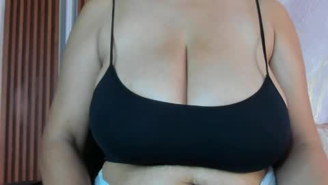 Helena Santos  online show from 12, 4, 2026