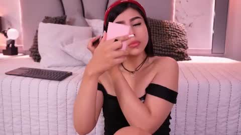 Snapshot of helena_whaite chatting on 2, 7, 2026 helena_whaite online show from 2, 7, 2026