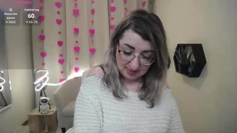 Snapshot of helenenigma chatting on 5, 2, 2026 helenenigma online show from 5, 2, 2026