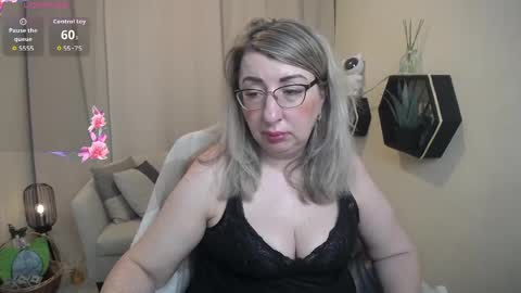 Snapshot of helenenigma chatting on 26, 3, 2026 helenenigma online show from 26, 3, 2026