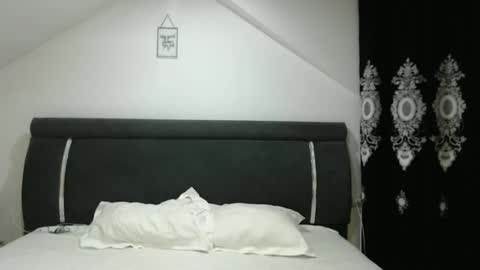 helenhelly online show from 9, 12, 2024