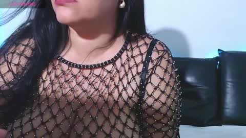 Snapshot of helennamartinez chatting on 2, 2, 2025 helennamartinez online show from 2, 2, 2025