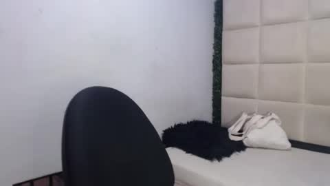 Snapshot of hellen_queensex chatting on 3, 2, 2025 hellen_queensex online show from 3, 2, 2025