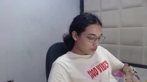 Snapshot of hellen_queensex chatting on 4, 2, 2025 hellen_queensex online show from 4, 2, 2025