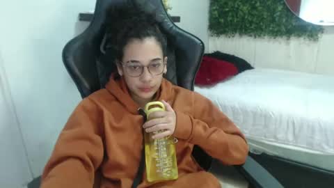 Snapshot of hellen_queensex chatting on 22, 2, 2025 hellen_queensex online show from 22, 2, 2025