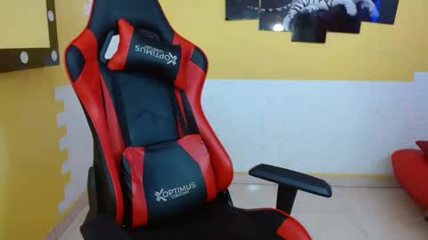 Snapshot of hellen_queensex chatting on 1, 3, 2025 hellen_queensex online show from 1, 3, 2025