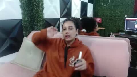 Snapshot of hellen_queensex chatting on 2, 3, 2025 hellen_queensex online show from 2, 3, 2025