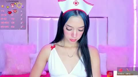 Hellen Paris online show from 8, 11, 2025