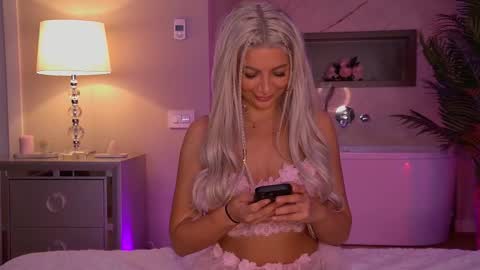 hellenroyy online show from 20, 9, 2025