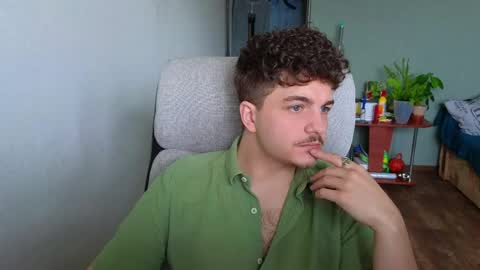 Snapshot of hellish_sugar chatting on 13, 5, 2026 Remy online show from 13, 5, 2026