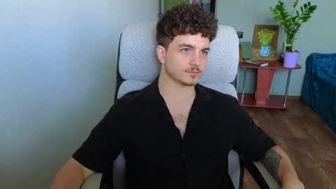 Snapshot of hellish_sugar chatting on 5, 6, 2026 Remy online show from 5, 6, 2026