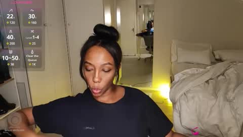 Snapshot of hellsd97 chatting on 4, 3, 2025 hellsd97 online show from 4, 3, 2025